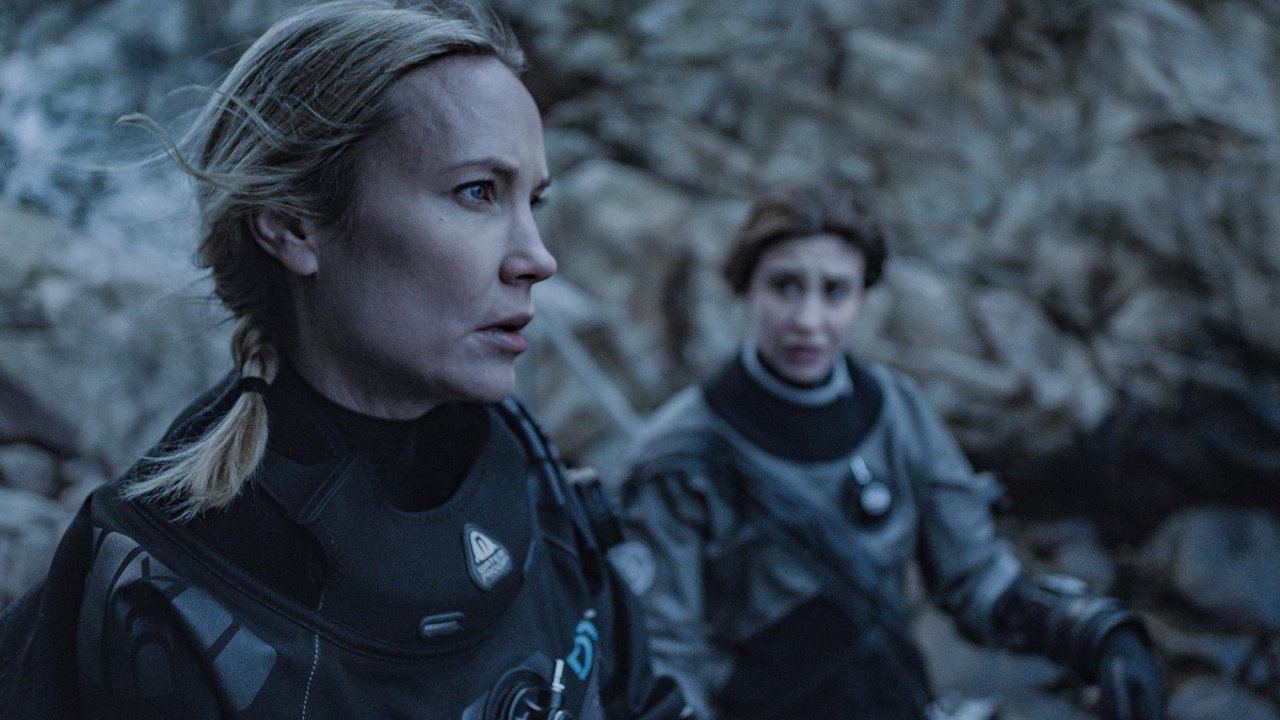 Julie Allen – The Necessity of Trust for Happiness: Joachim Hedén’s Breaking Surface (2020)